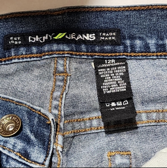 DKNY Denim Jeans Womens Sz 12R 32 X 32 Mid Rise Stretch Boot Cut Blue Made USA - Picture 7 of 9